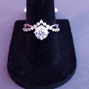 Moissanite Elegant Silver Women's Ring Sz 7 #42